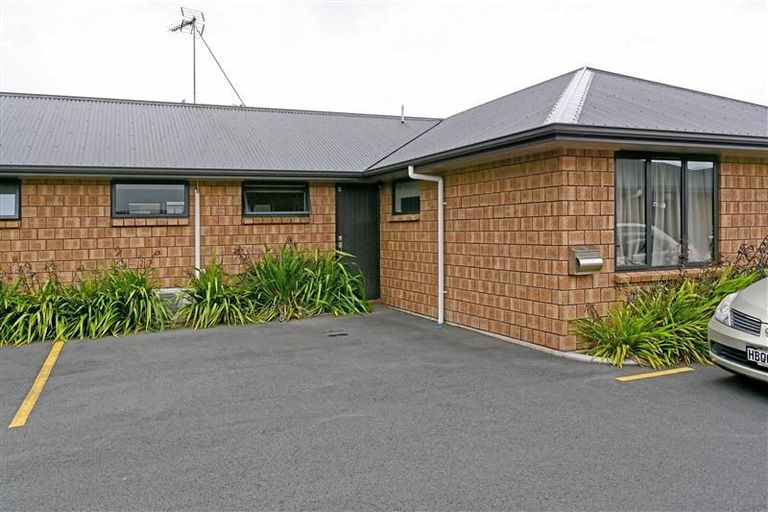 Photo of property in 3/102 Old Farm Road, Hamilton East, Hamilton, 3216