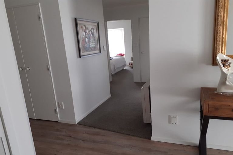 Photo of property in 12 Shelter Grove, Frankleigh Park, New Plymouth, 4310