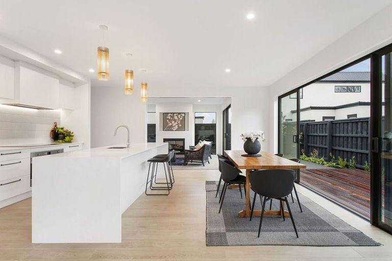 Photo of property in 17b Kirkwood Avenue, Upper Riccarton, Christchurch, 8041