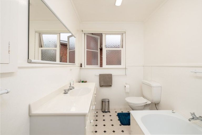 Photo of property in 82 Point Bush Road, Waimate, 7979