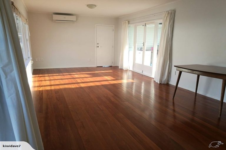 Photo of property in 5 Domain Lane, Mangere Bridge, Auckland, 2022