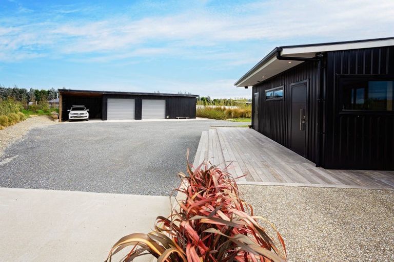 Photo of property in 68 Sunrise Drive, Seaward Bush, Invercargill, 9812