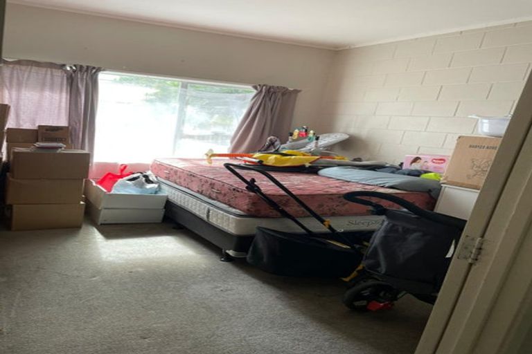 Photo of property in 2/199 Henderson Valley Road, Henderson, Auckland, 0612