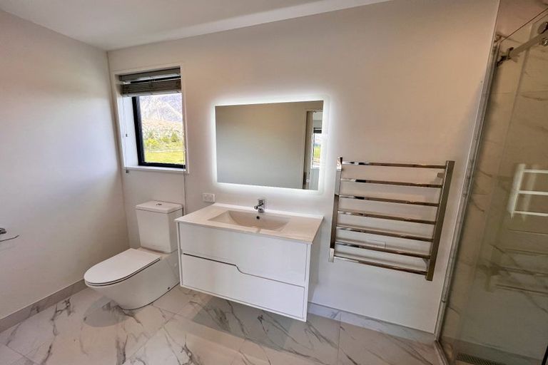 Photo of property in 3 Muster Road, Jacks Point, 9371