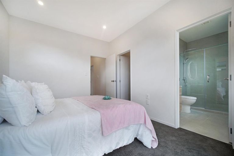 Photo of property in 42 Holcroft Street, Papakura, 2110