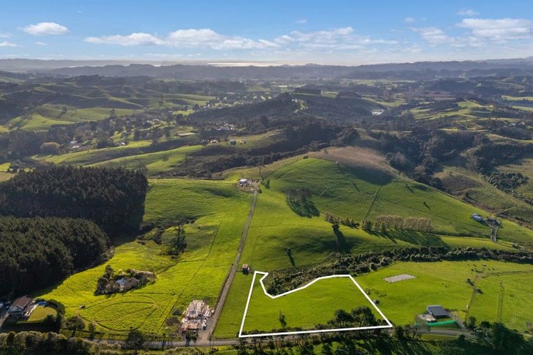 Photo of property in 88 Valley Road, Waitoki, 0871