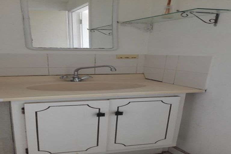 Photo of property in 20a Kenley Place, Avondale, Auckland, 1026