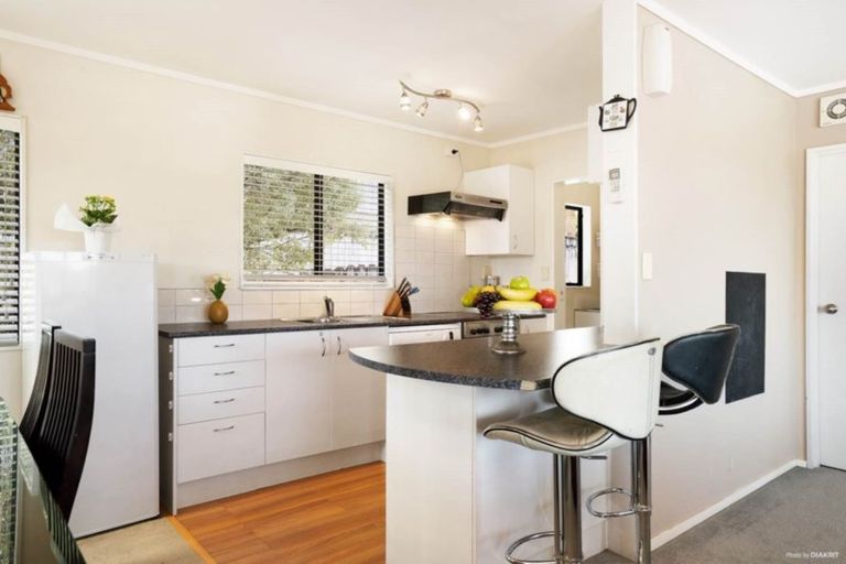 Photo of property in 1/9 Jay Court, Botany Downs, Auckland, 2010