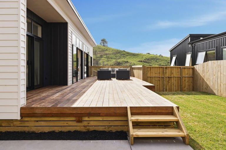 Photo of property in 10 Bob Carter Place, Welcome Bay, Tauranga, 3175