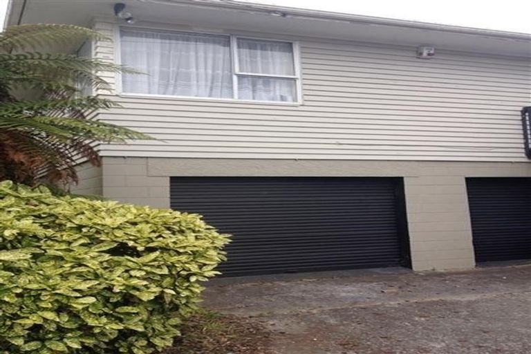 Photo of property in 17 Royal Road, Massey, Auckland, 0614