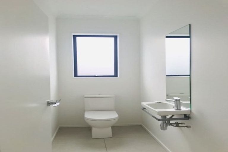 Photo of property in 35 Nugget Avenue, Hobsonville, Auckland, 0616