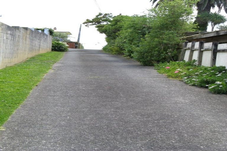 Photo of property in 1/135 Glenfield Road, Hillcrest, Auckland, 0626