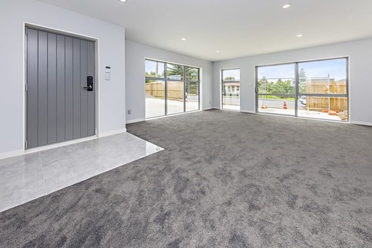 Photo of property in 42a Landon Avenue, Mangere East, Auckland, 2024
