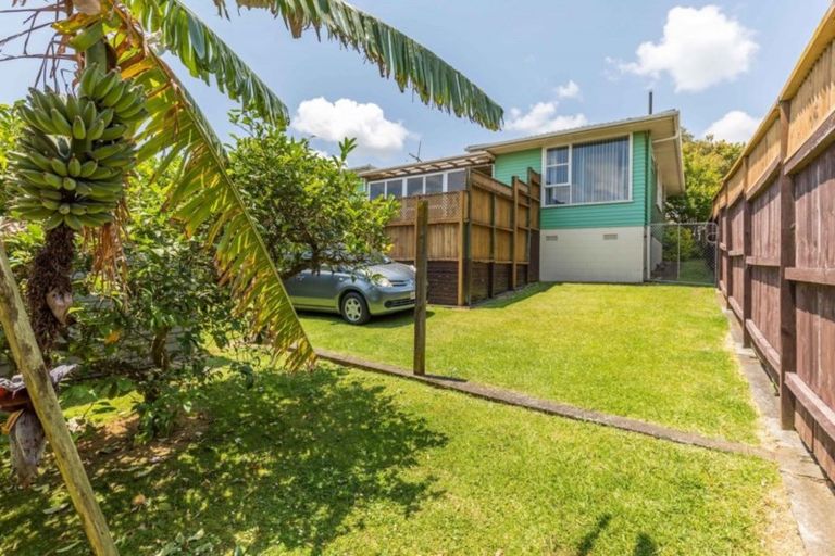 Photo of property in 11 Walden Place, Mangere East, Auckland, 2024
