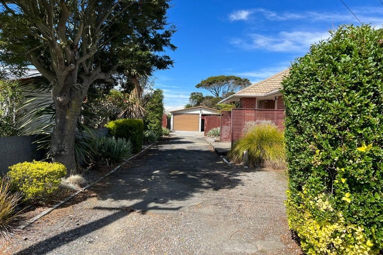 Photo of property in 12 Farquhars Road, Redwood, Christchurch, 8051
