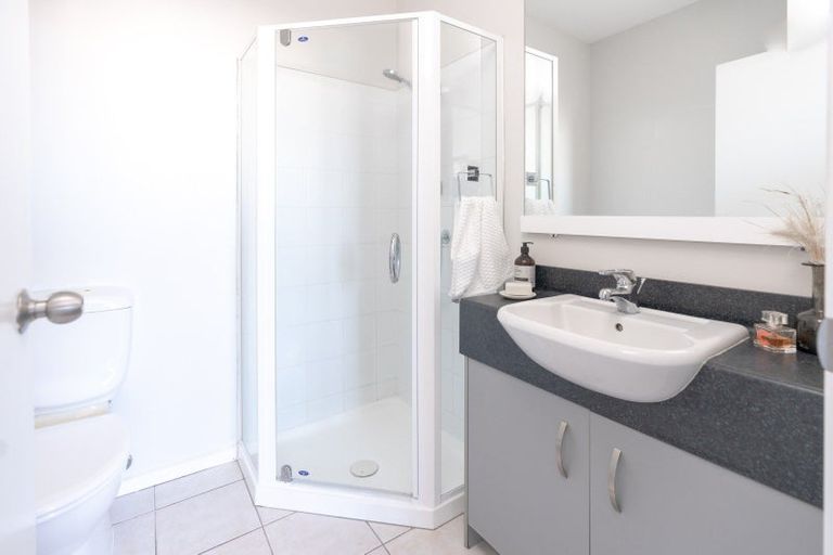 Photo of property in Stadium Garden Flats, 315/107 Thorndon Quay, Pipitea, Wellington, 6011