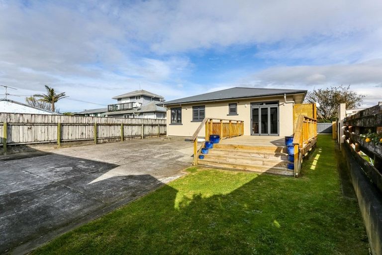 Photo of property in 283 Carrington Street, Vogeltown, New Plymouth, 4310