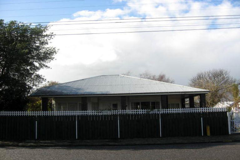 Photo of property in 6 Rhodes Street, Carterton, 5713