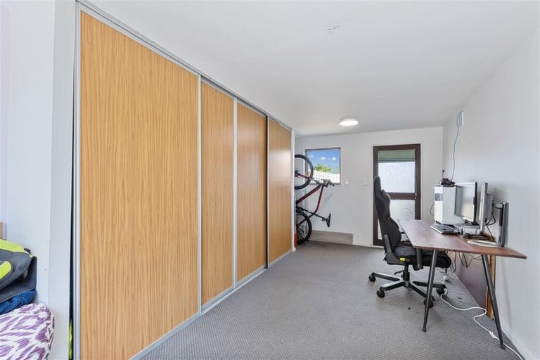 Photo of property in 112a Withells Road, Avonhead, Christchurch, 8042