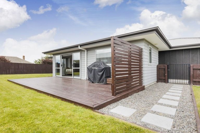 Photo of property in 21 Wescombe Grove, Feilding, 4702
