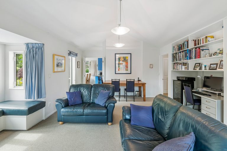 Photo of property in 30 Chateau Drive, Burnside, Christchurch, 8053