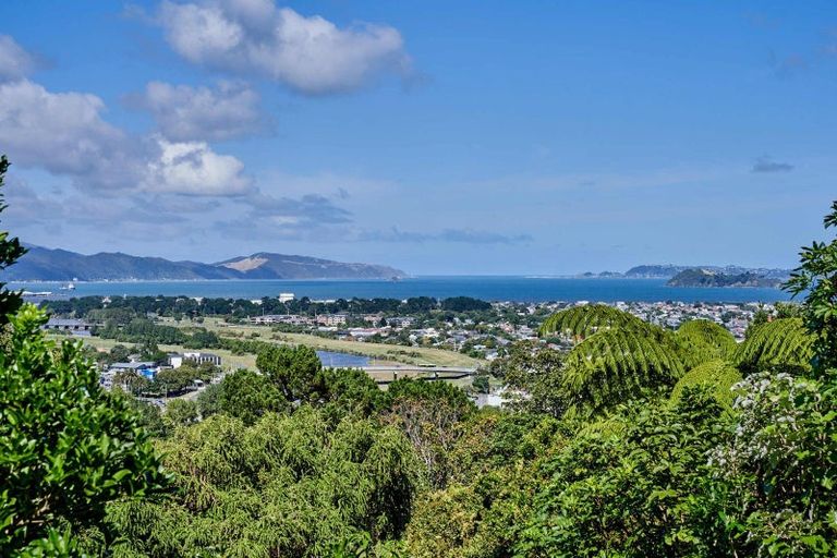 Photo of property in 13 City View Grove, Harbour View, Lower Hutt, 5010