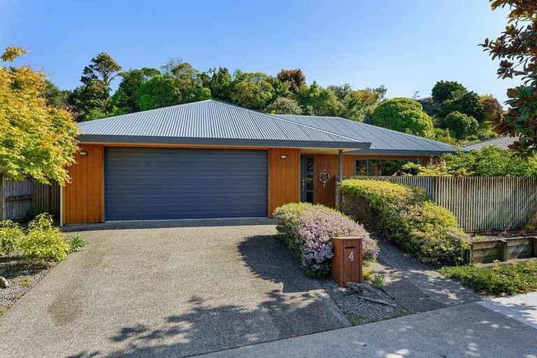 Photo of property in 4 Leanne Way, Waikanae Beach, Waikanae, 5036