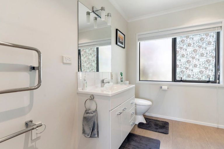 Photo of property in 3 Tararua Crescent, Carterton, 5713