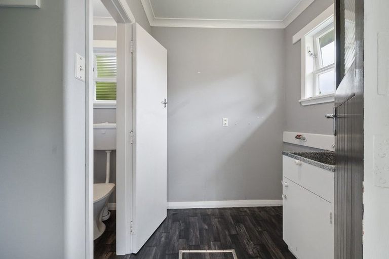 Photo of property in 24 Kent Crescent, Awapuni, Palmerston North, 4412