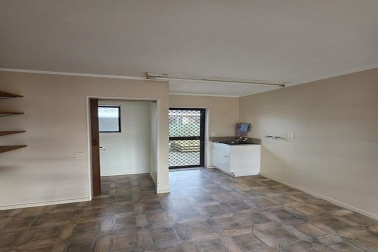Photo of property in 5 Lillian Street, Belmont, Lower Hutt, 5010