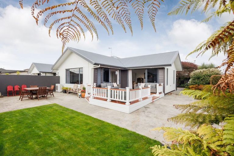 Photo of property in 11 Majestic Way, Kelvin Grove, Palmerston North, 4414