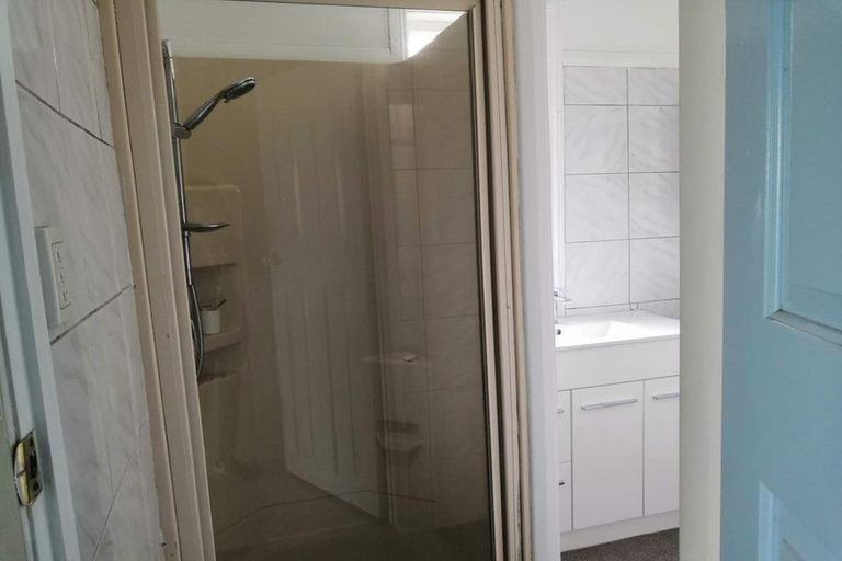 Photo of property in 33 Wairau Avenue, Avondale, Auckland, 1026