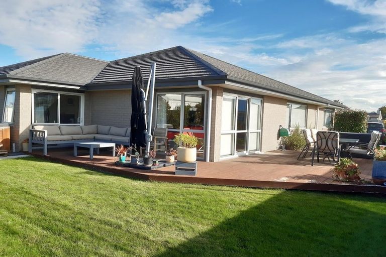 Photo of property in 33 Whakatomo Place, Havelock North, 4130