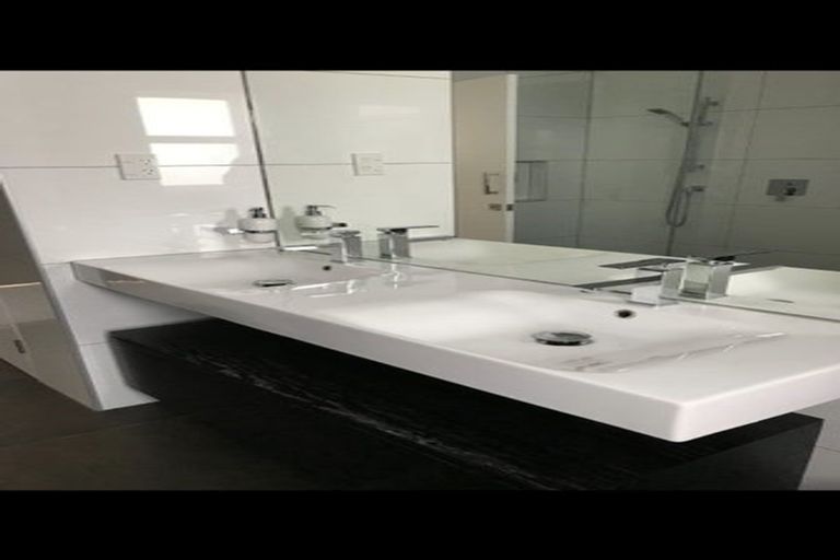 Photo of property in 31 Norwood Road, Bayswater, Auckland, 0622