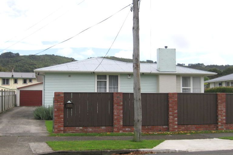 Photo of property in 27 Foster Street, Taita, Lower Hutt, 5011