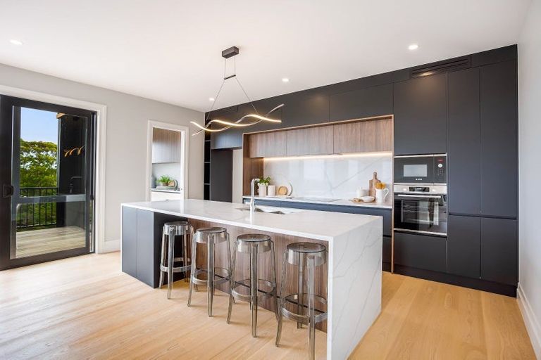 Photo of property in 40 Paparahi Place, Wainui, 0992