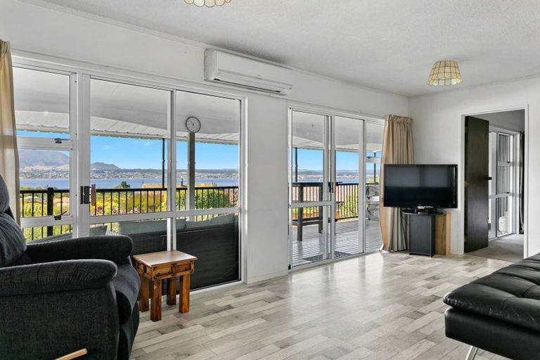 Photo of property in 7 Dorothy Drive, Acacia Bay, Taupo, 3330