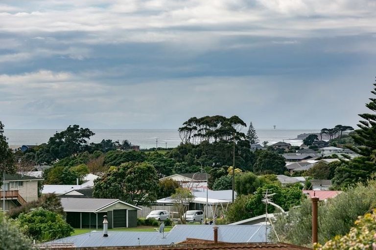 Photo of property in 22 Culzean Grove, Bell Block, New Plymouth, 4312