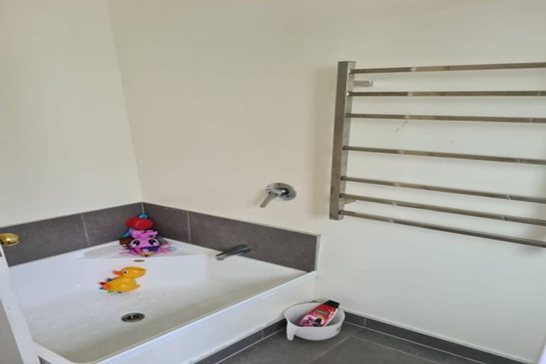 Photo of property in 2/79 Mountbatten Avenue, Hillcrest, Auckland, 0627