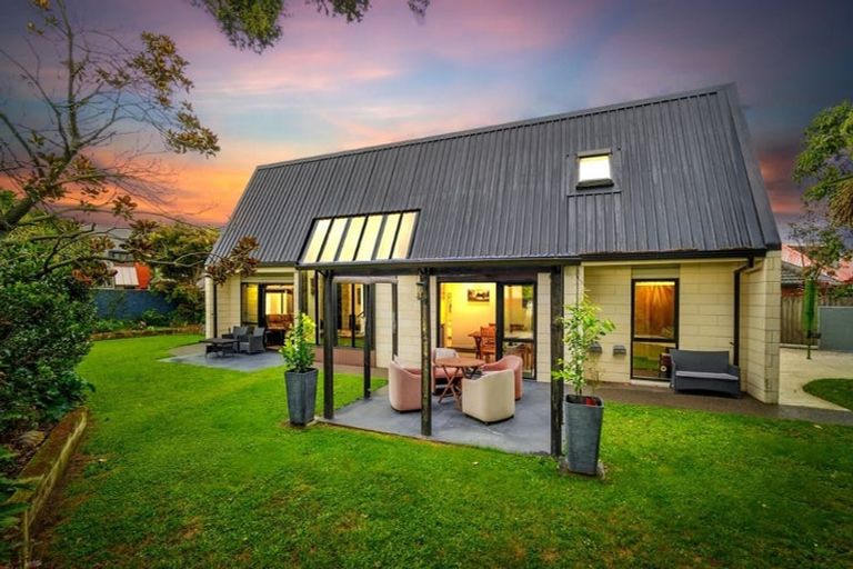 Photo of property in 5 Waddell Lane, Avondale, Christchurch, 8061