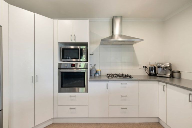 Photo of property in 107 Farnborough Drive, Grandview Heights, Hamilton, 3200