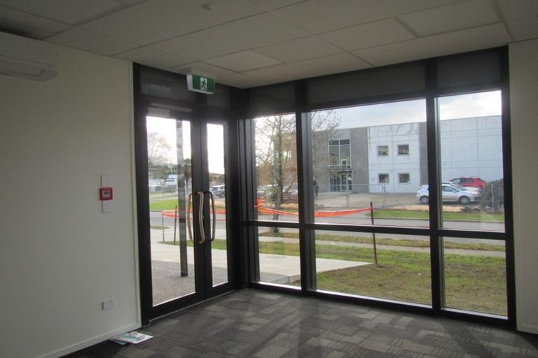 Photo of property in The Rise, 5 Hatfield Place, Albany Heights, Auckland, 0632