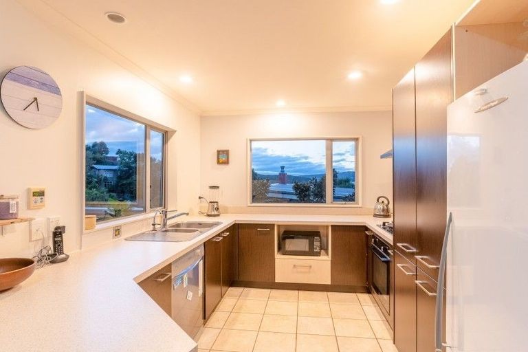 Photo of property in 3 Paremata Drive, Paremata, Porirua, 5024