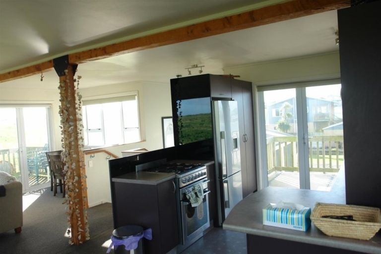 Photo of property in 29 Nukumaru Parade, Waiinu Beach, Whanganui, 4588