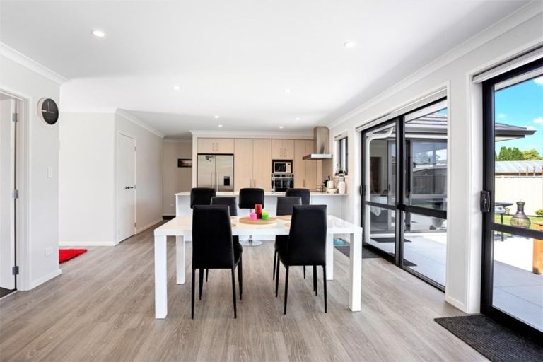 Photo of property in 22f Clive Road, Katikati, 3129