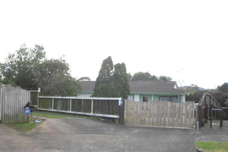 Photo of property in 32 Mcquarrie Avenue, Wattle Downs, Auckland, 2103