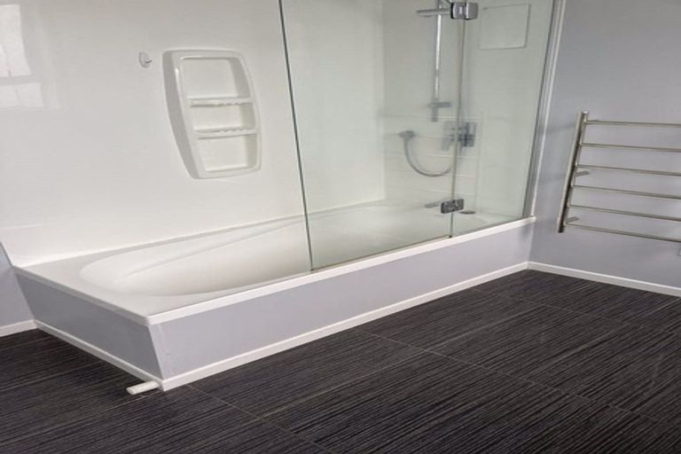 Photo of property in 112 Marne Road, Papakura, 2110