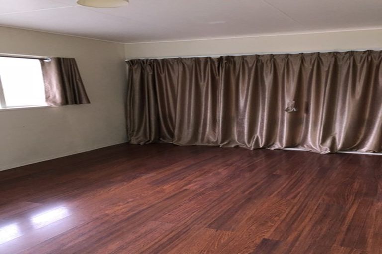 Photo of property in 43 Meadway, Sunnyhills, Auckland, 2010