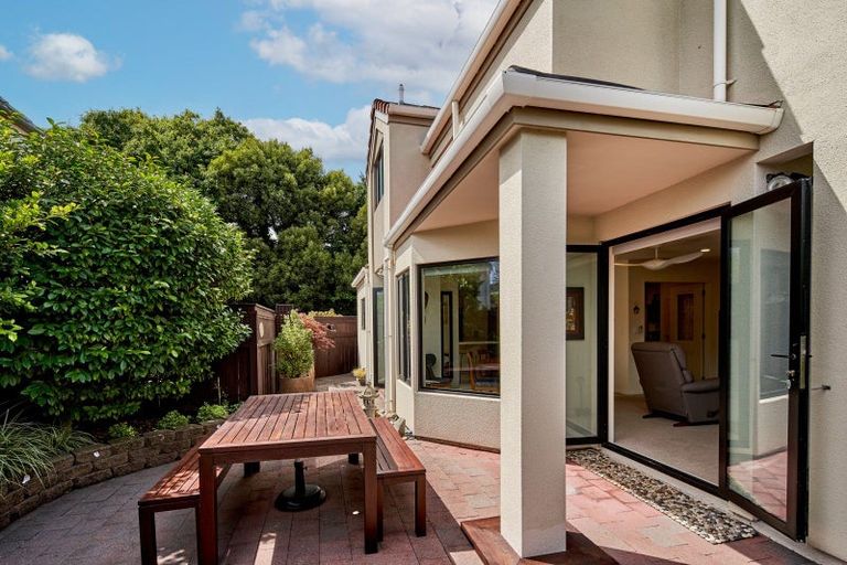 Photo of property in 2/139 Knights Road, Hutt Central, Lower Hutt, 5010