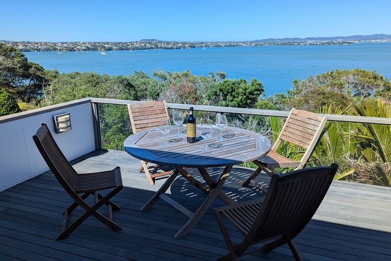 Photo of property in 18 Tizard Road, Birkenhead, Auckland, 0626